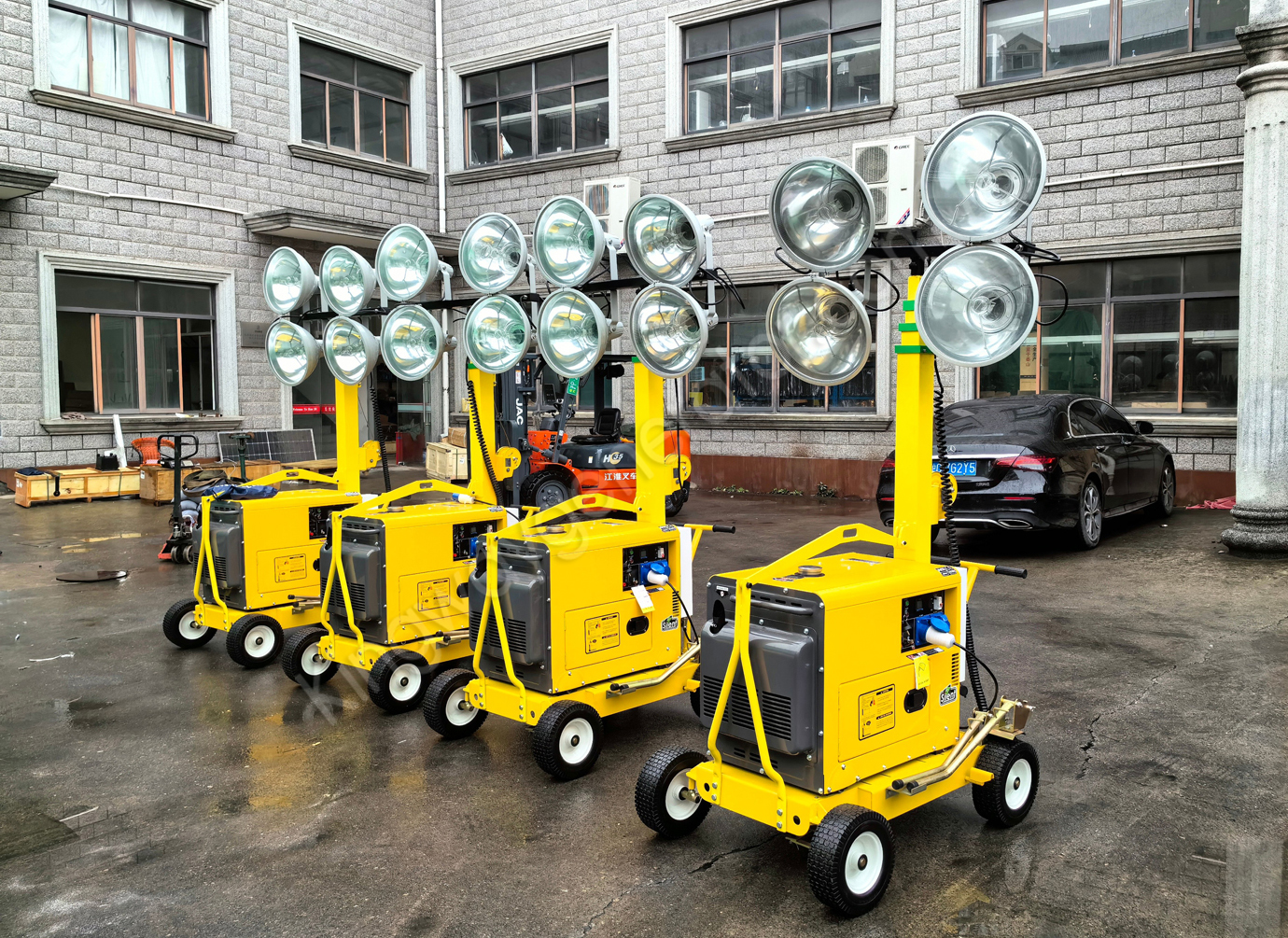 26th Feb 2024, Kingway 4 Units Onshore Light Tower Successfully Pass through FAT, ship to Client in Brunei.