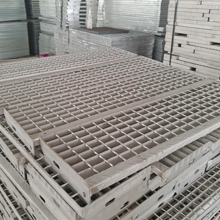 Steel grating