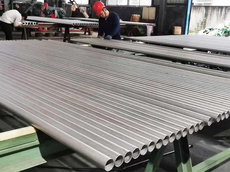 Stainless steel pipe