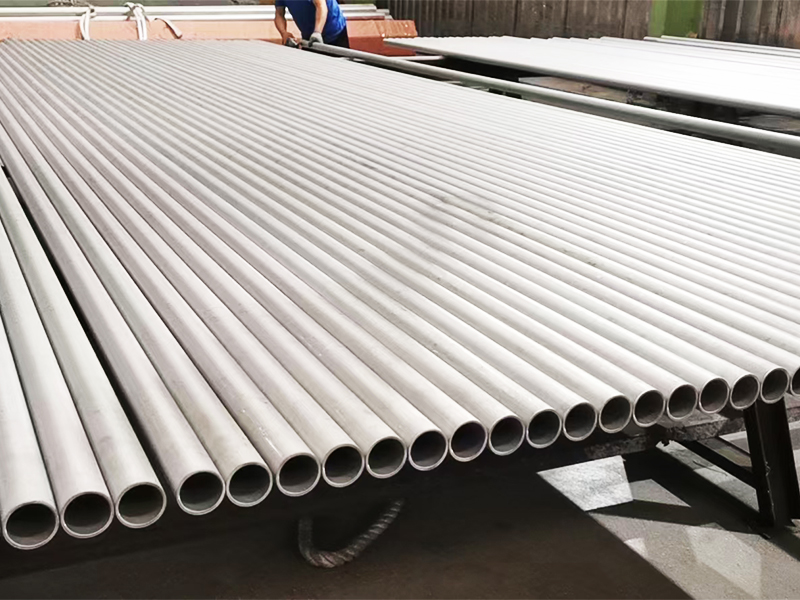 Stainless steel pipe