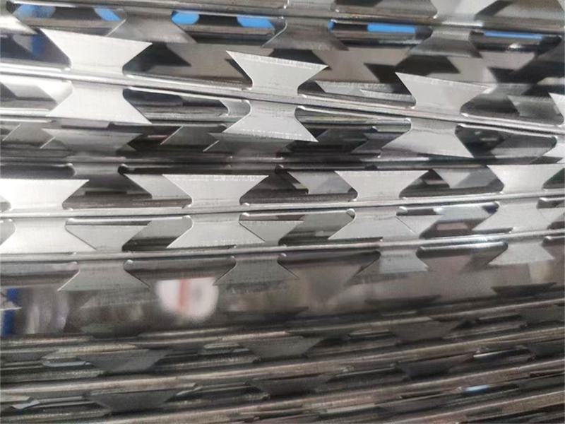 Straight blade barbed wire, straight blade barbed rope, directly supplied by the manufacturer