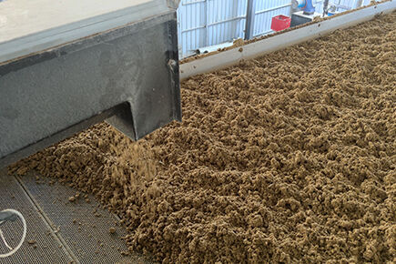 Luoto finished chicken manure drying poultry farm 