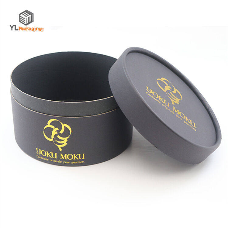 round cardboard boxes with lids