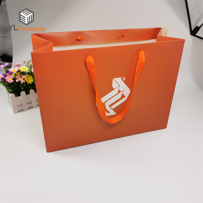 paper bags for clothing packaging