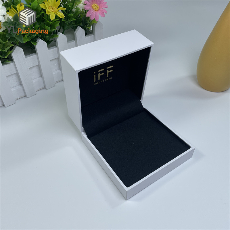 jewelry box paper open