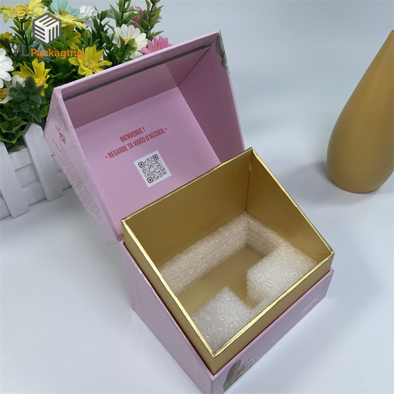 packaging box cosmetics open