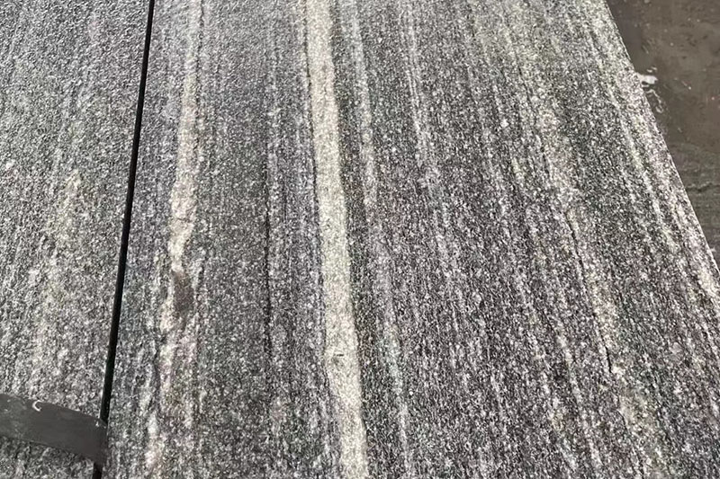Negro Santiago granite paving