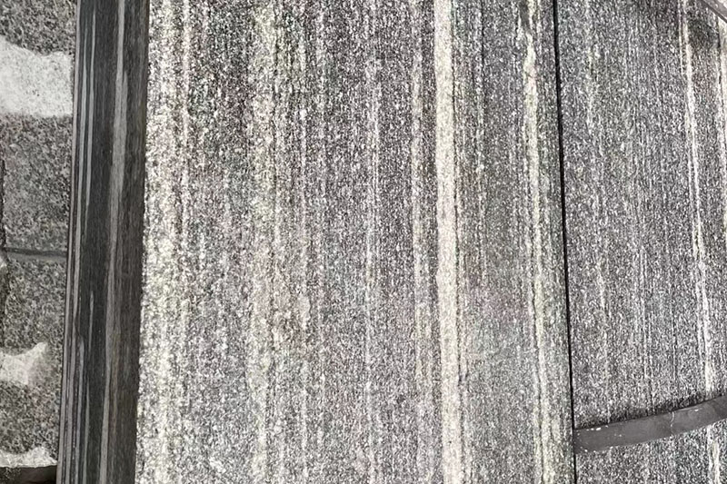 Negro Santiago granite paving