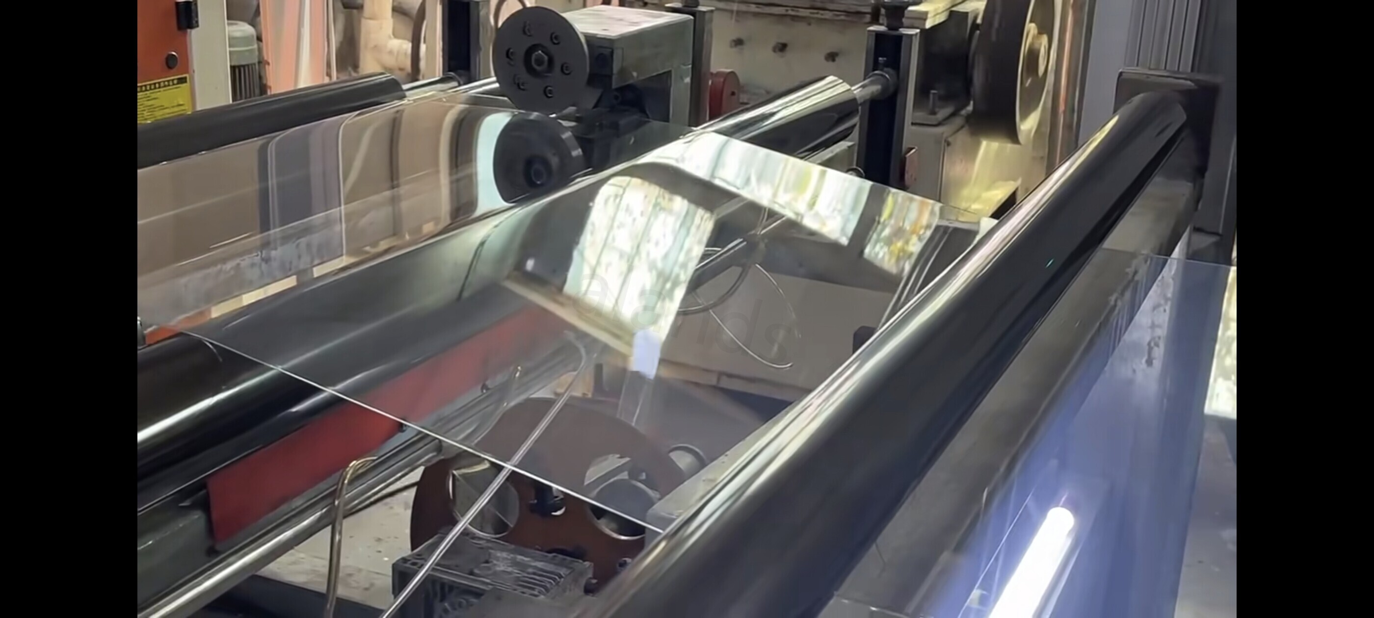 ¿Para qué se utiliza la lámina de PVC transparente?