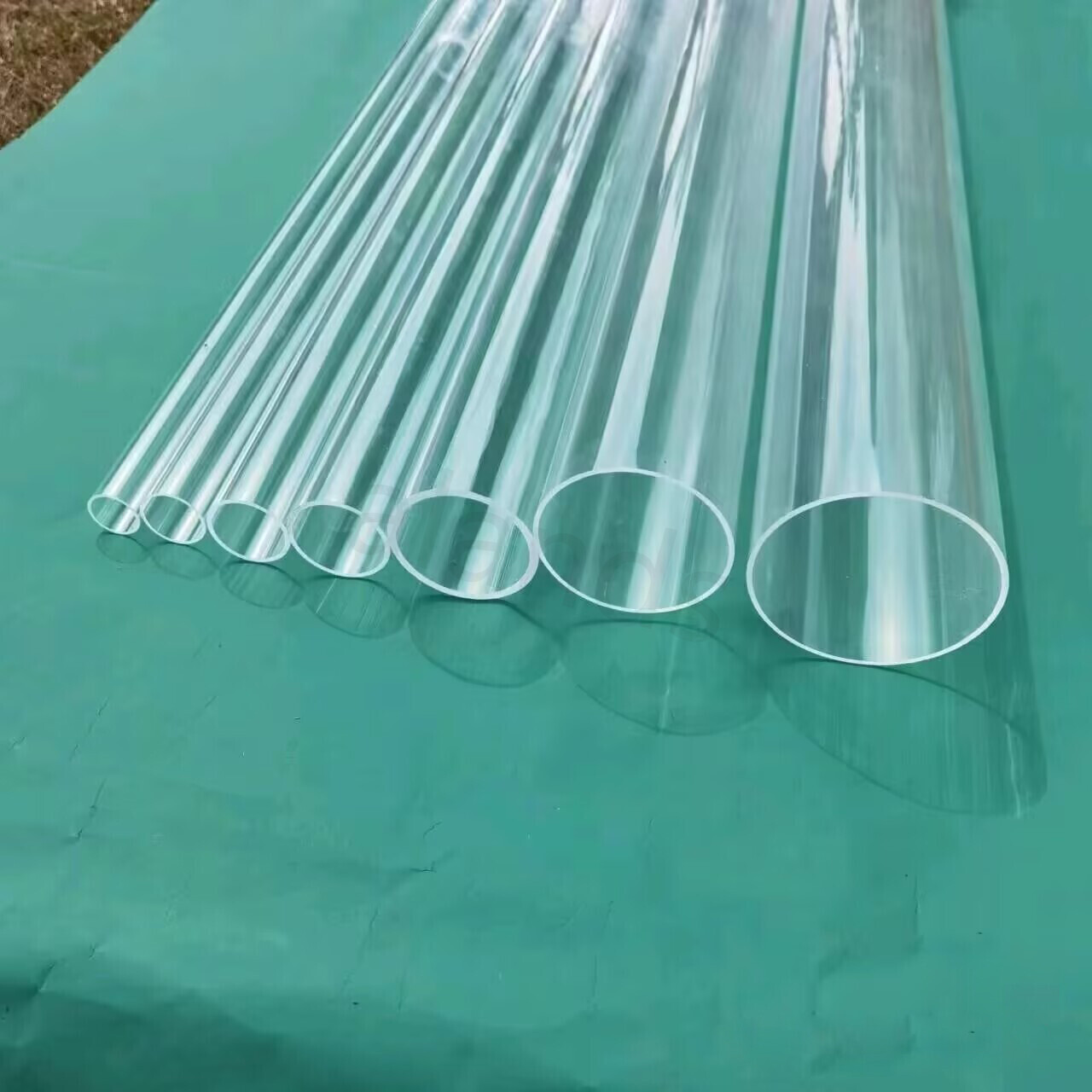 À quoi servent les tubes en acrylique ? Un guide complet