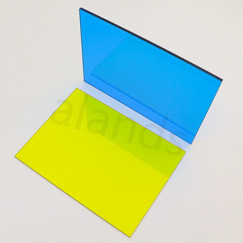 Plaques de polycarbonate 4x8 - Panneaux solides pour toitures, serres et autres