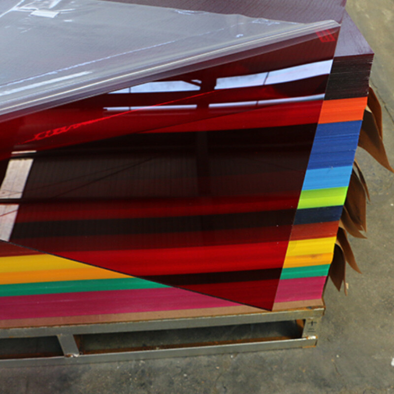 Plaque de plexiglas rouge translucide | Panneau en PMMA semi-transparent