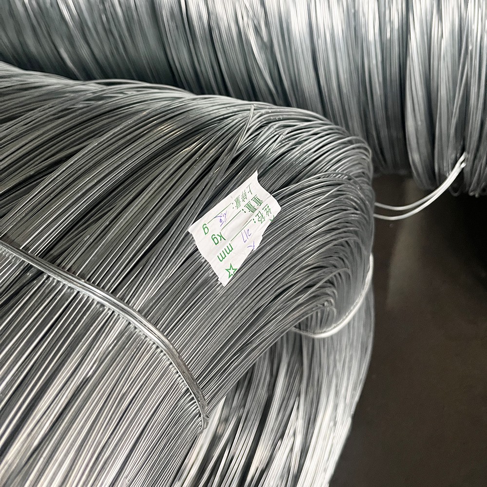 Galvanized steel wire. Zinc coating: 60 - 300 g/m². Long-lasting anti-corrosion.