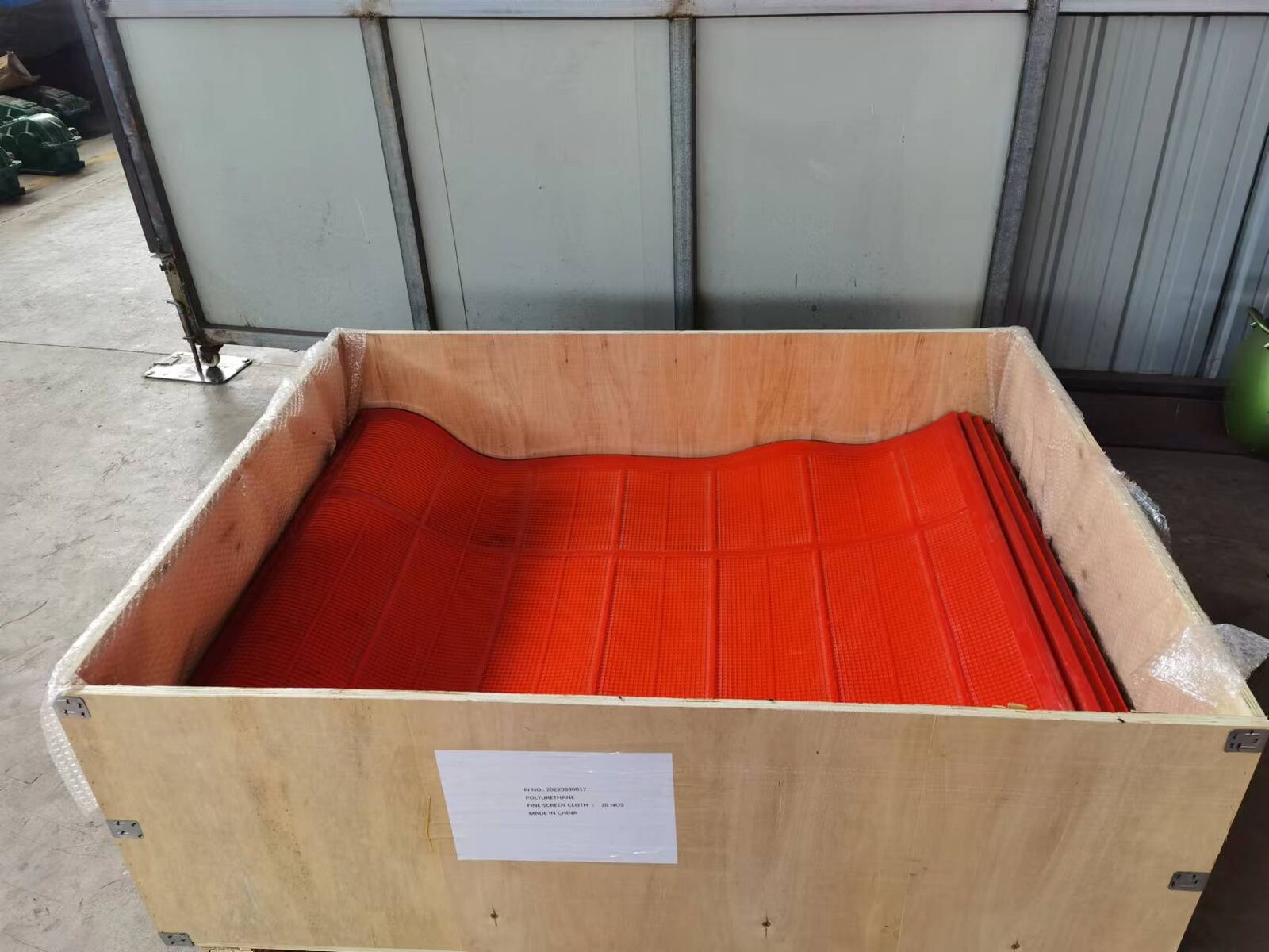 High  quality high frequency vibrating screen will be shipped today