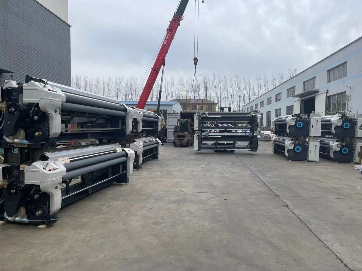 water jet looms.jpg water jet looms.jpg