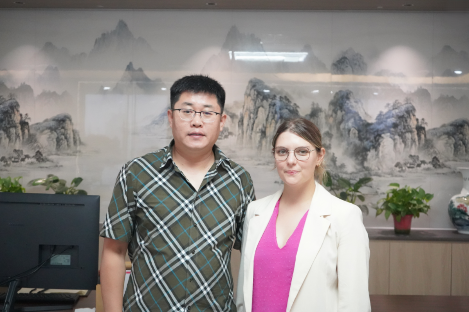 Ant Steel Structure warmly welcomes distinguished Russian guests; its refined steel products win international recognition.