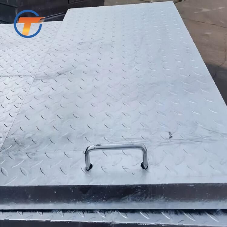 Hot-Rolled Galvanized Checkered Plate With Customizable Patterns