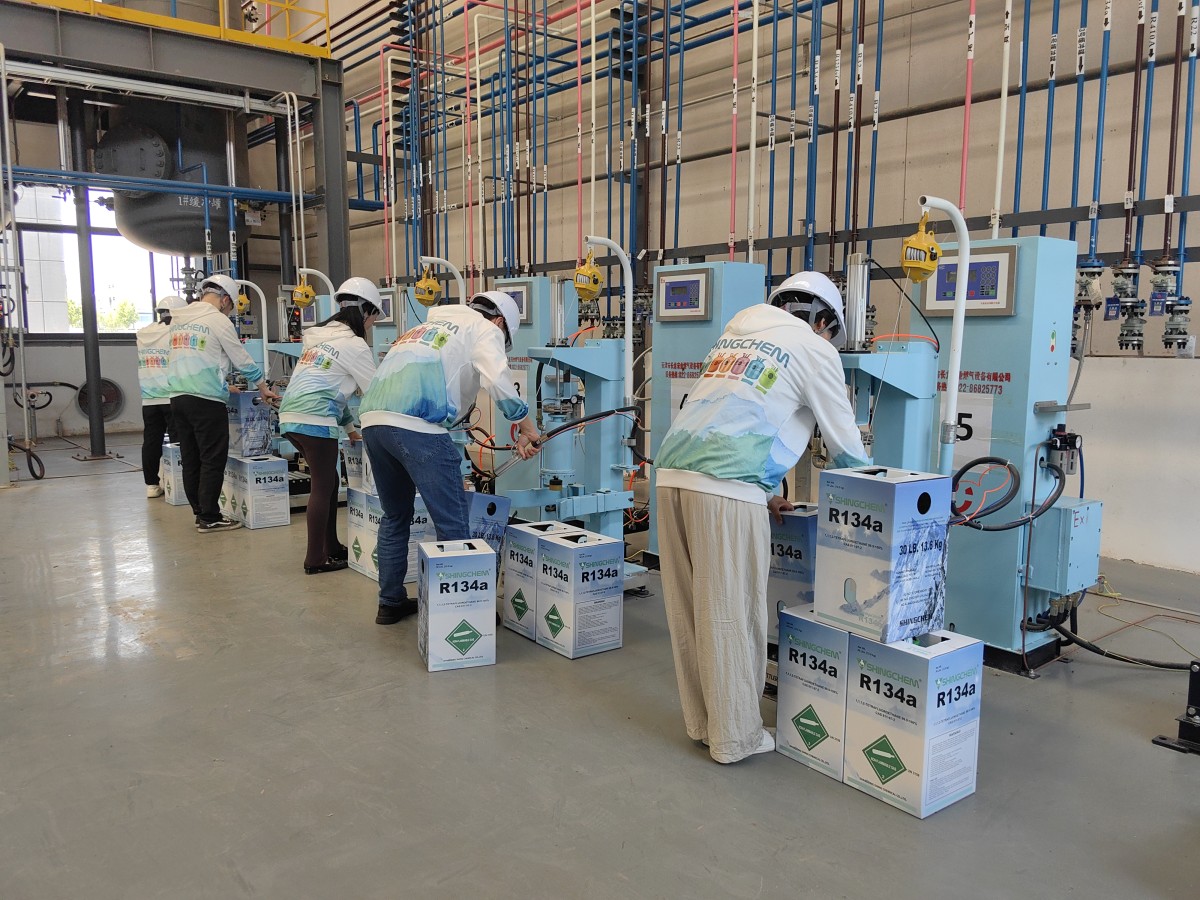 R134a shingchem filled 2.jpg