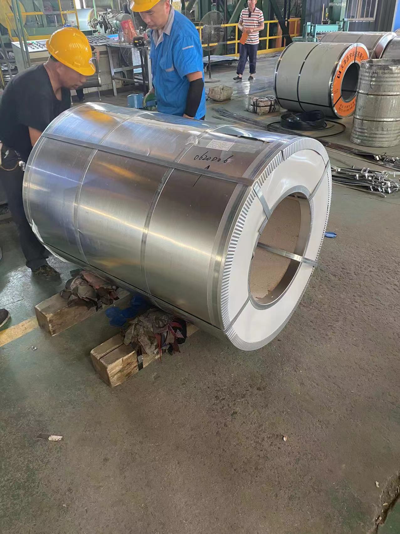 Prepainted GI Steel Coil / PPGI/ Color Coated Galvanized Steel Coil in low price