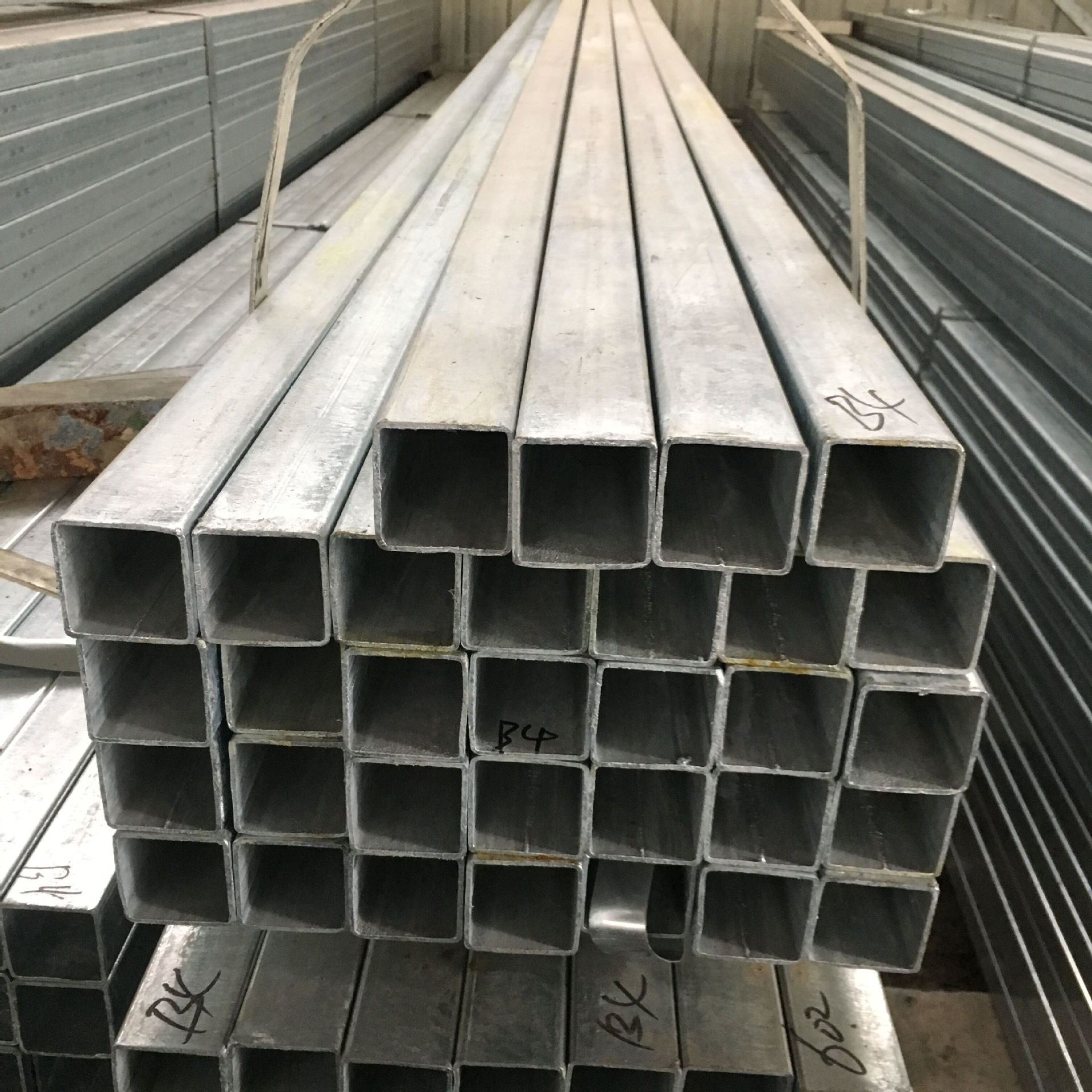 Rectangular Tube/ Square Pipe Tube / Square Galvanized Welded Steel Pipe Metal