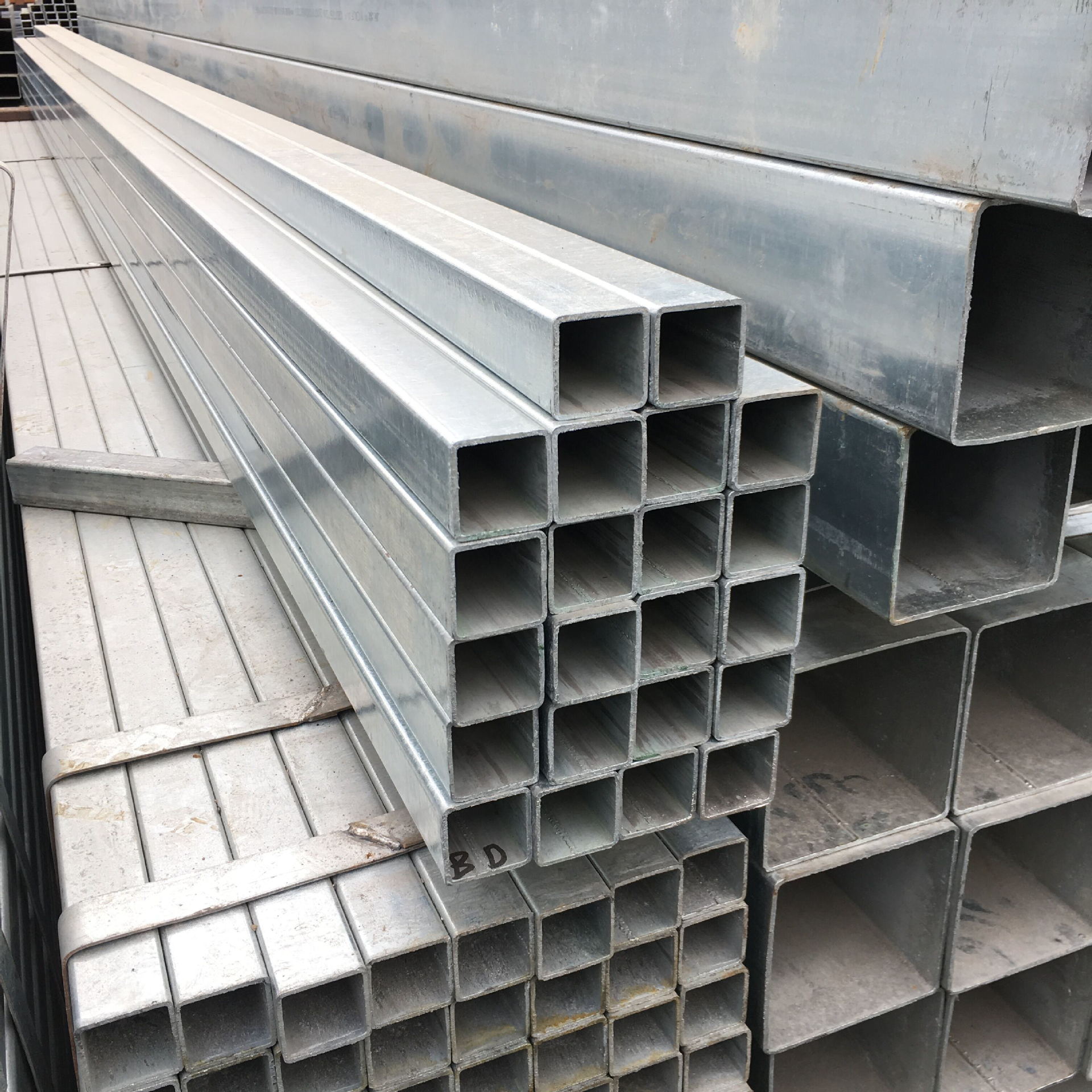 High Quality Rectangular Galvanized Square Steel Pipe Tube