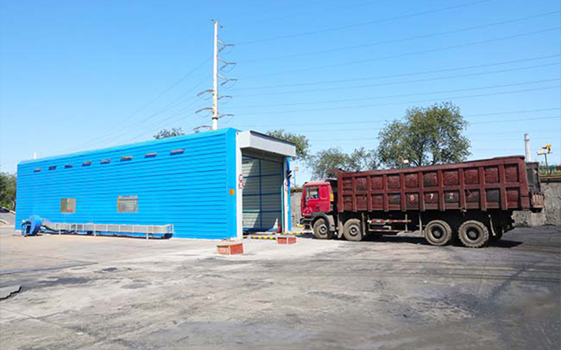 Intelligent dry cleaning for vehicles in alpine regions