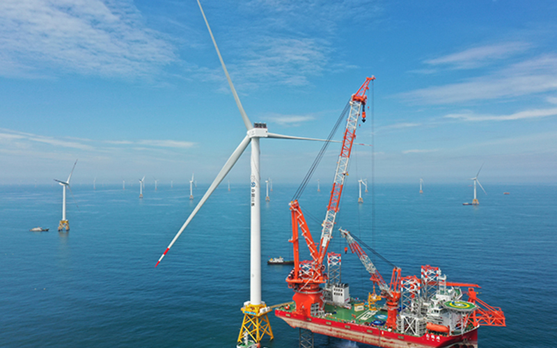 Offshore wind turbine completes hoisting