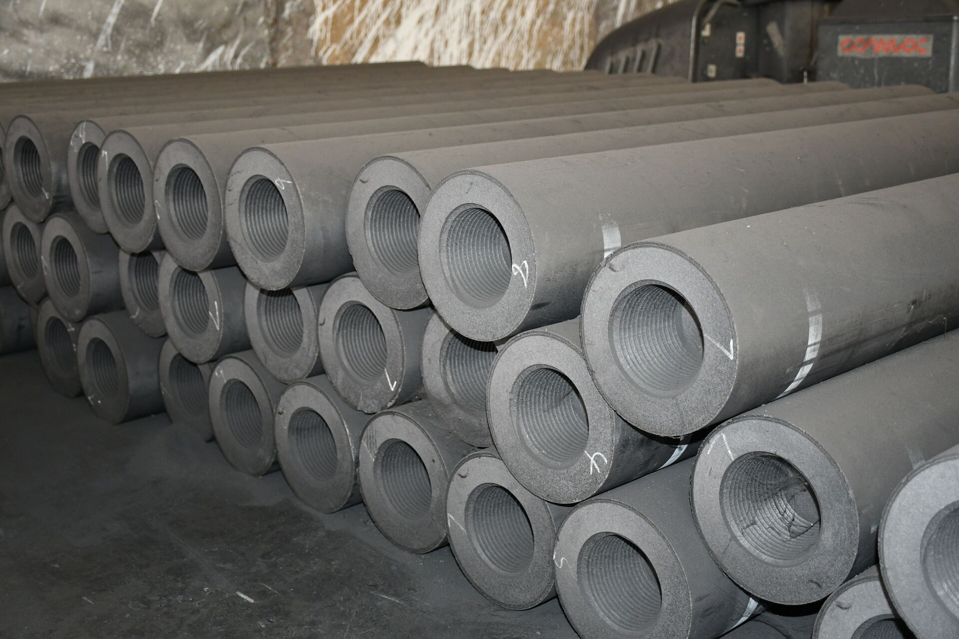 Anti-oxidation Method of Graphite Electrode in Electric Arc Furnace Steelmaking