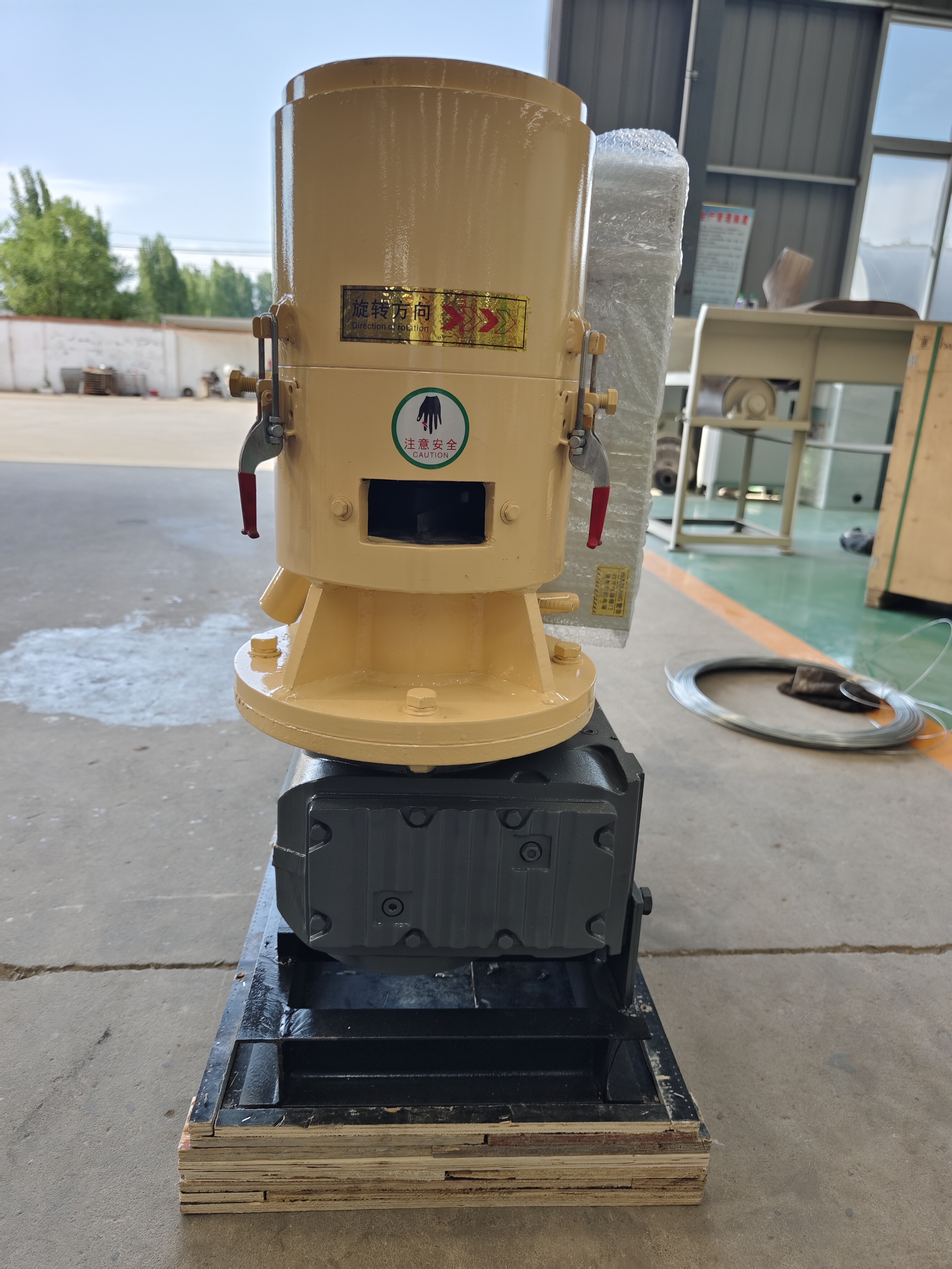 SHANDONG LONGZE ~ Flat die pellet machine export