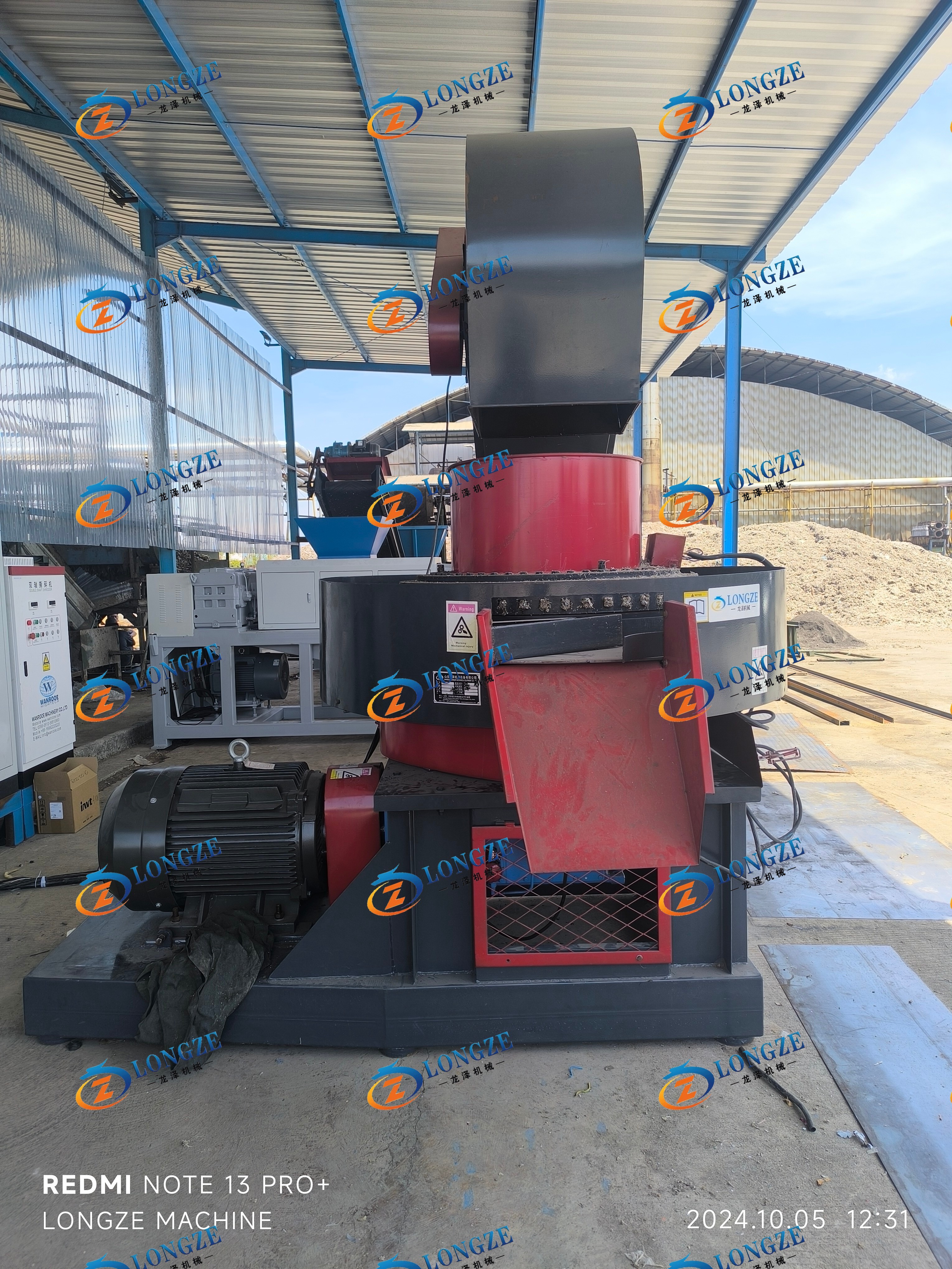 LONGZE 2t/h plastic briquette production line operation running