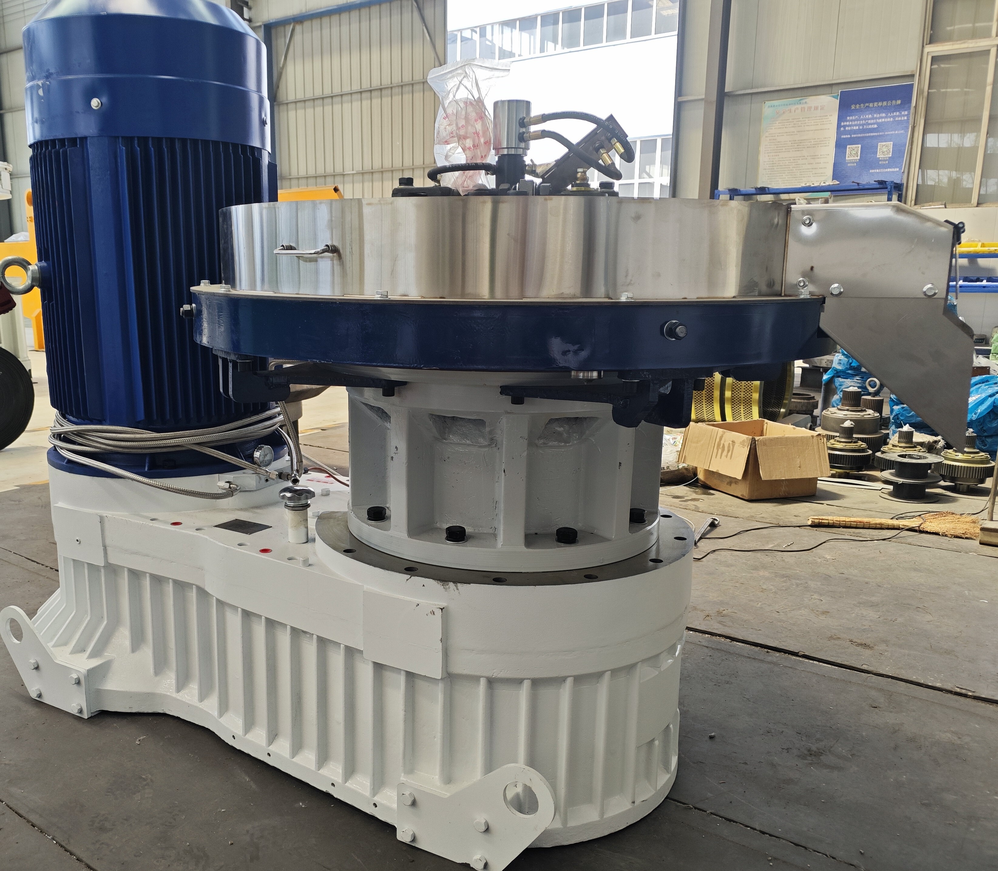 The 8th generation 132KW XGJ560 pellet machine exported