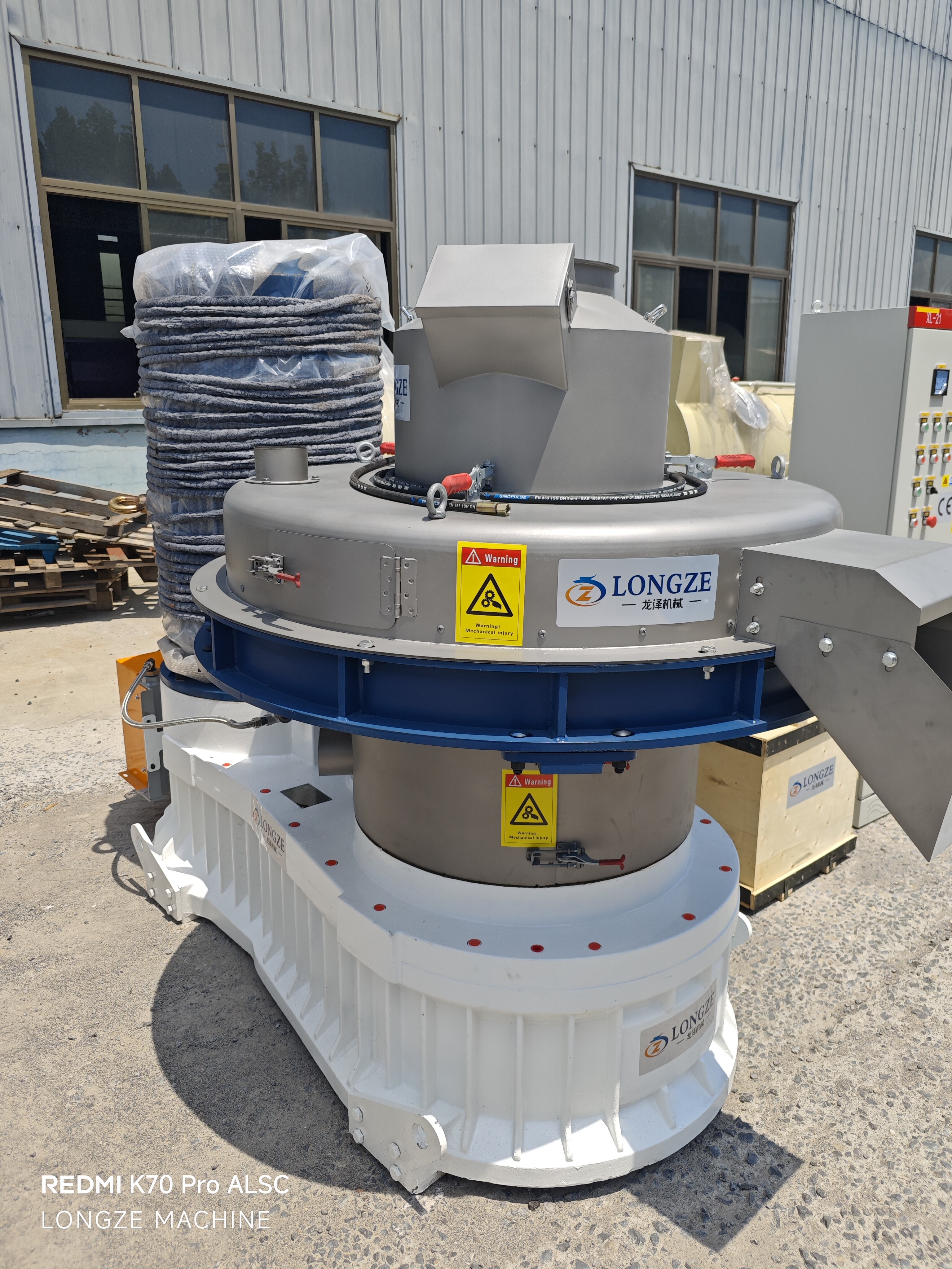 SHANDONG LONGZE ~ 1.5-2T/H 132KW WOOD PELLET MACHINE EXPORT TO INDIA