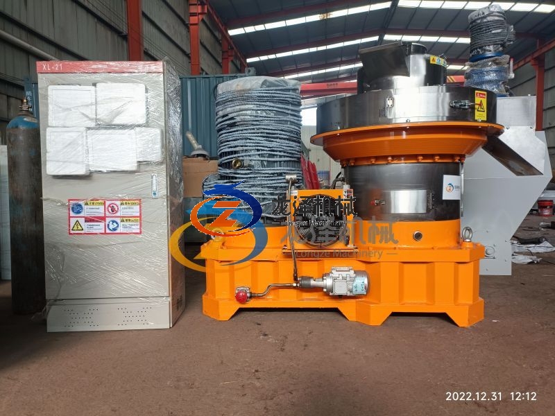 Export 90kw XGJ560 wood pellet machine to INDIA 