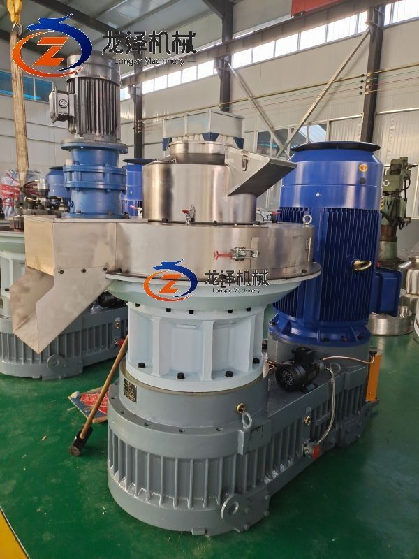 Export 160KW XGJ700 wood biomass pellet mill sawdust straw pellet making machine