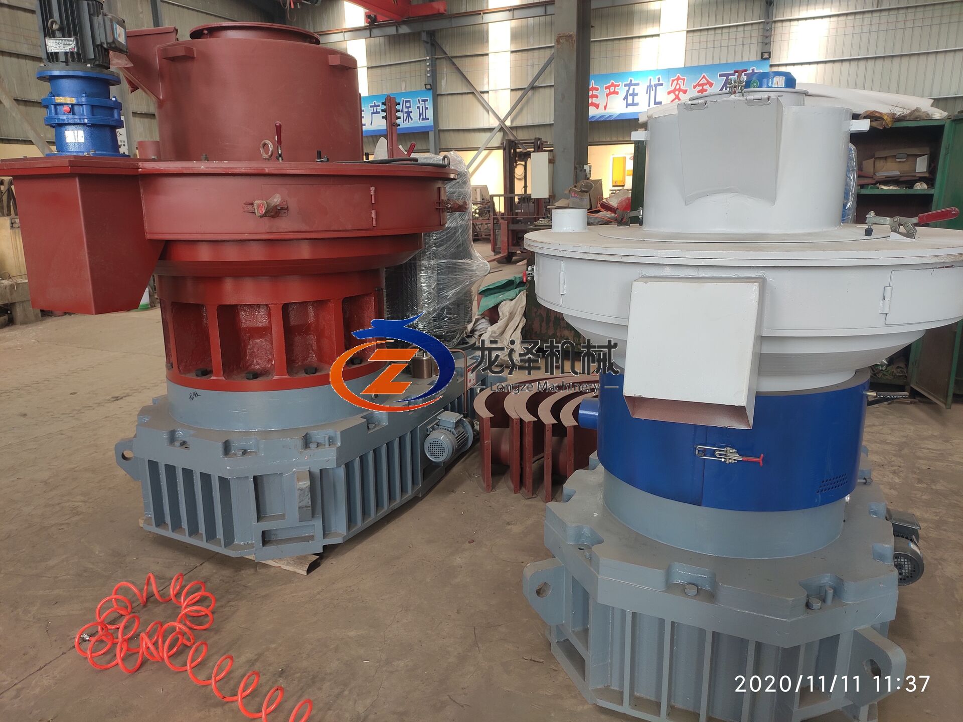 Shipment of XGJ560 pellet machine in South Africa