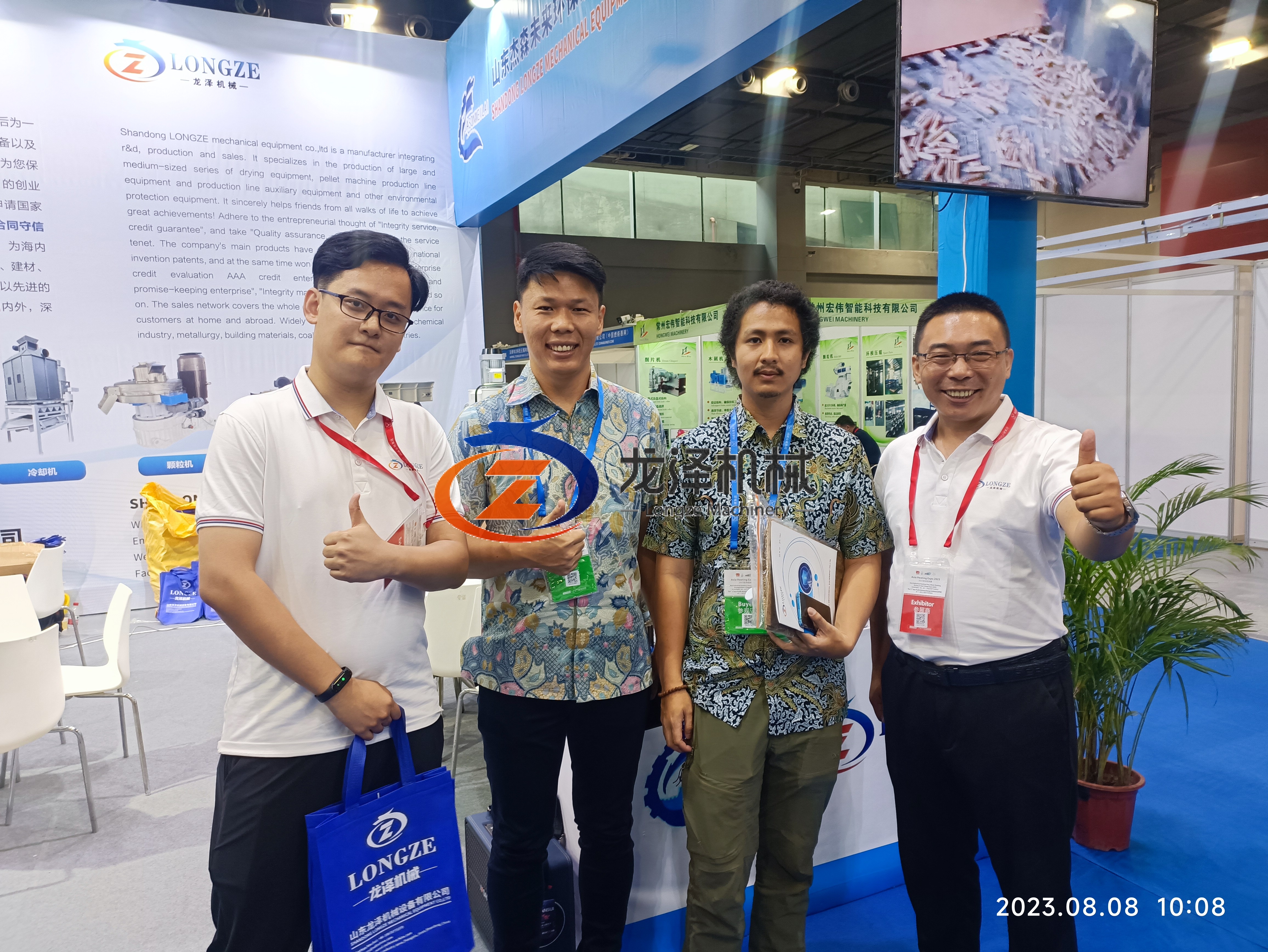 WELCOME CUSTOMERS FROM INDONESIA TO VISIT LONGZE EXHIBITION