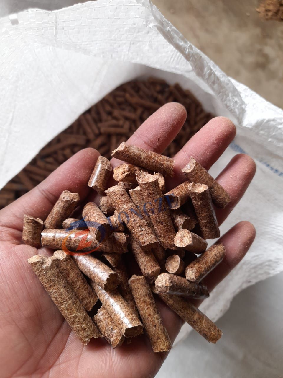 HOW TO MAKE WOOD PELLETS FROM SAWDUST? I WILL TELL YOU AS BELOW PROGRAM TODAY.