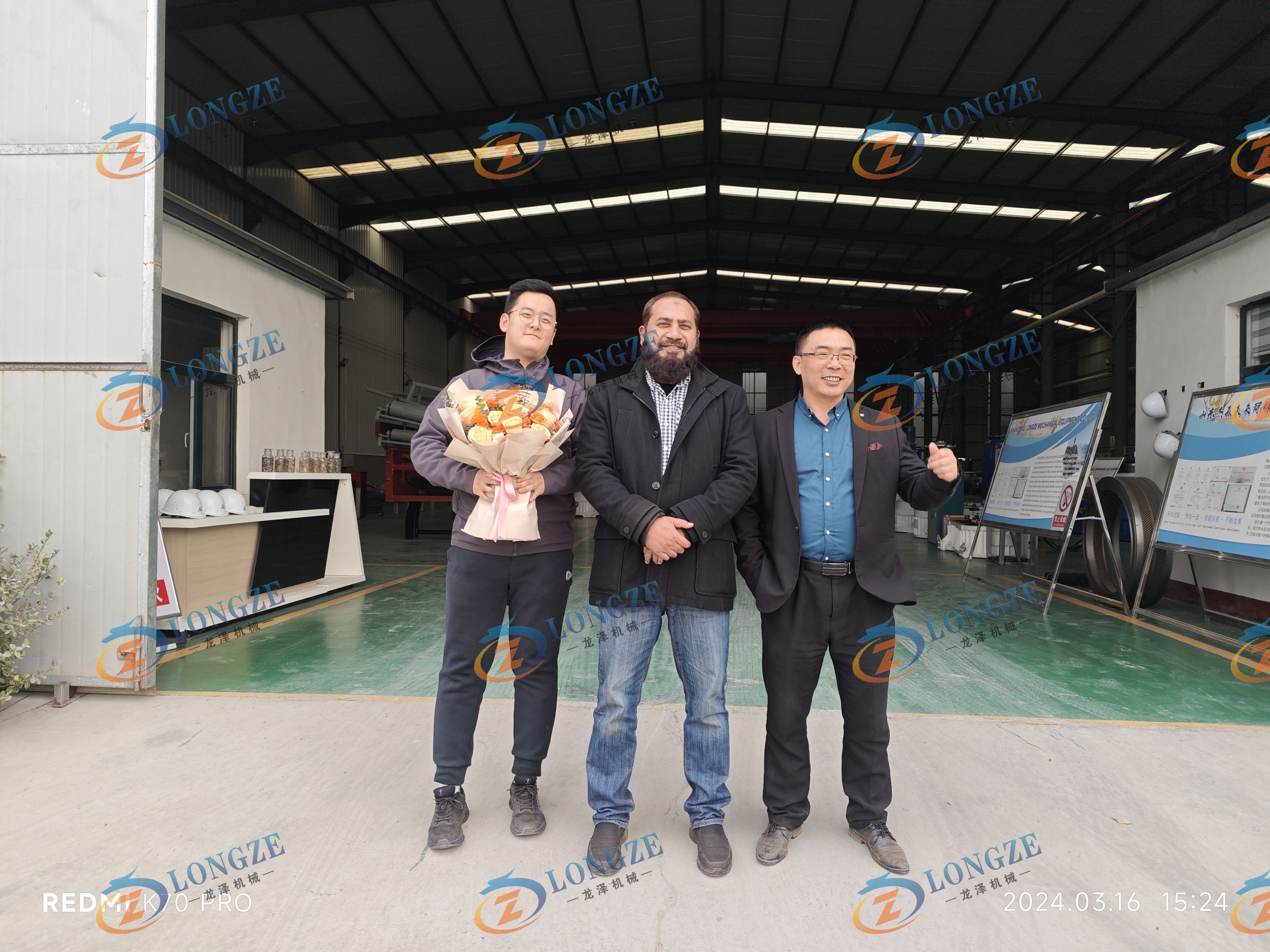 PAKISTANI CUSTOMERS CAME TO OUR FACTORY TO VISIT THE PELLET MACHINE