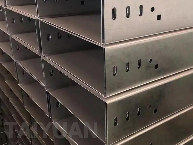 Hot Dip Galvanised Trunking