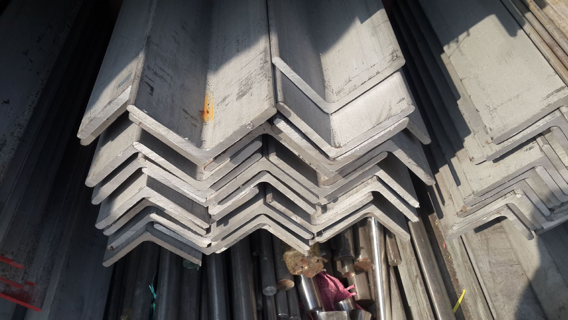 Carbon Angle Steel