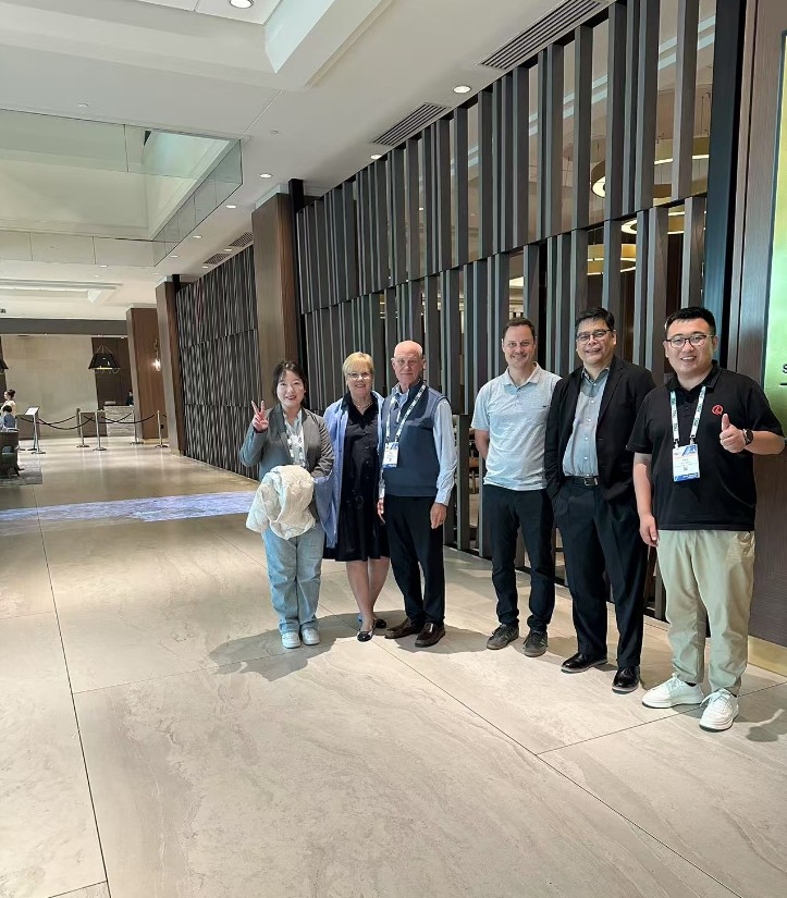 01c8cfdd9f86de5e98439ee304719d93