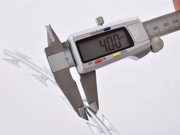 Razor Barbed Wire 02 3