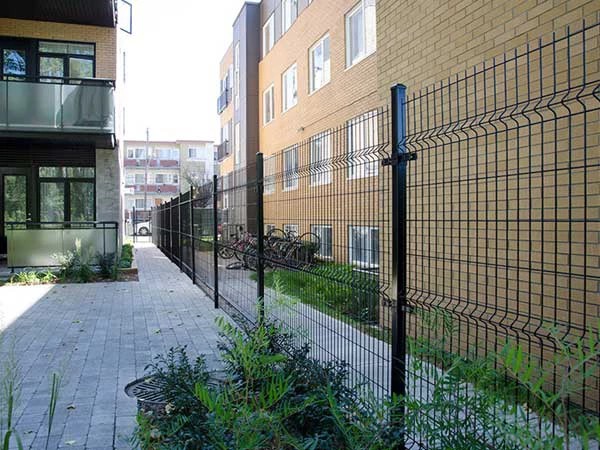 Curvy Welded Fence 03 3