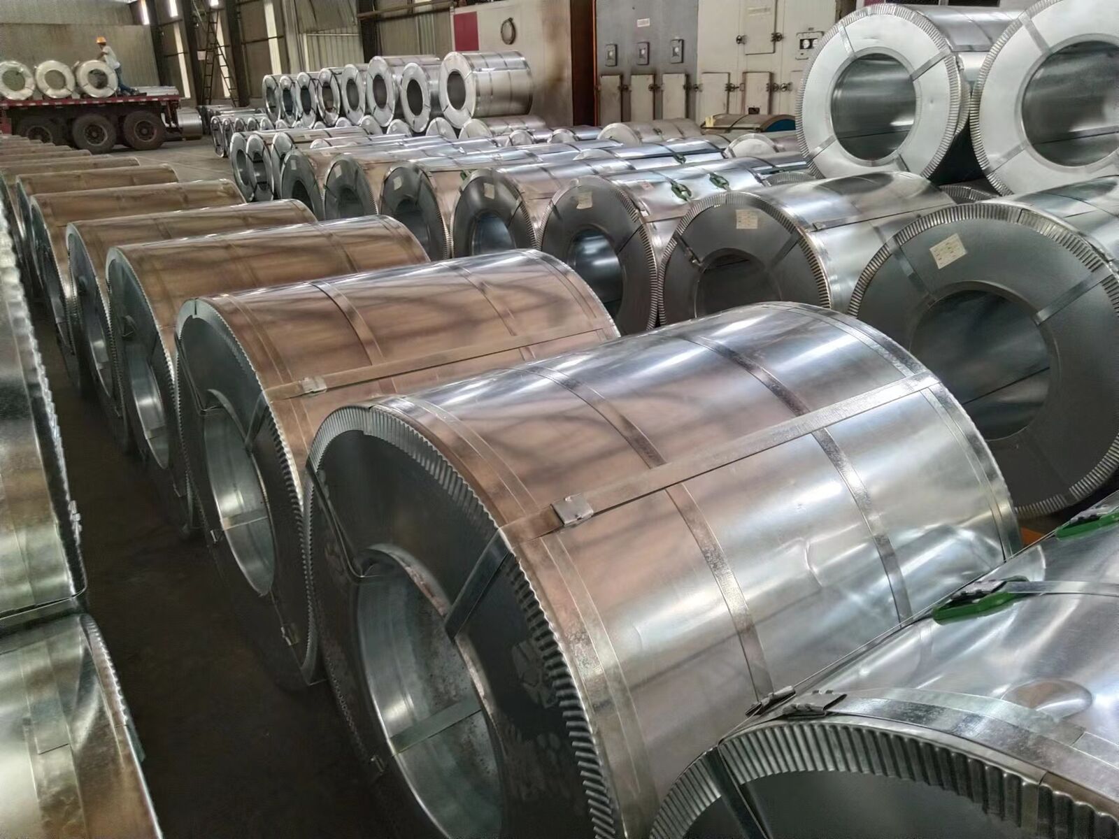 FEATURES AND APPLICATIONS OF GALVANIZED COILS