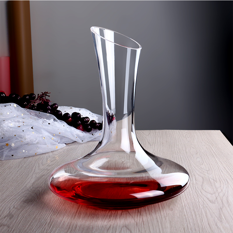 Carafe inclinable à trois points