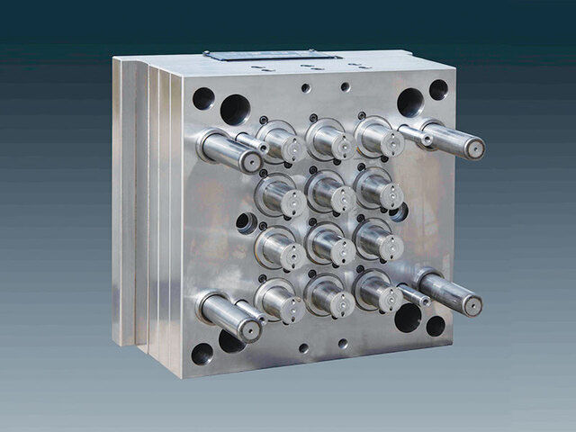 Over cap liquor closures injection mold