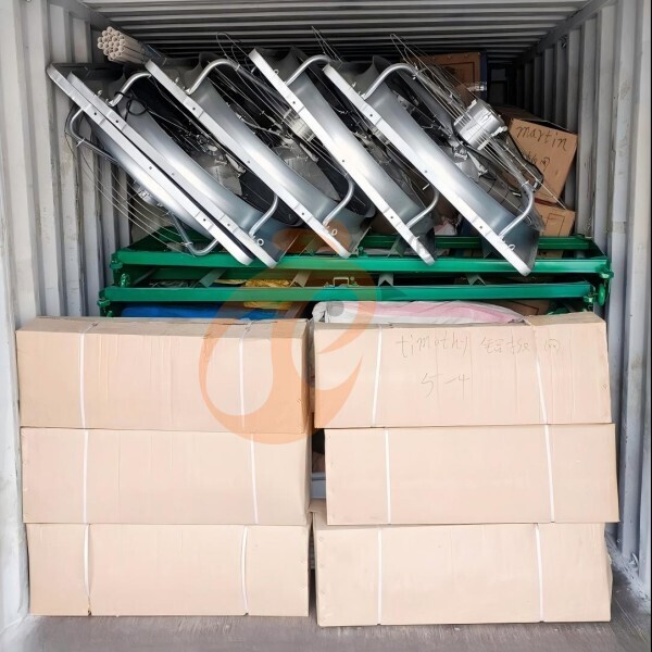 poultry equipment package and loading (1)