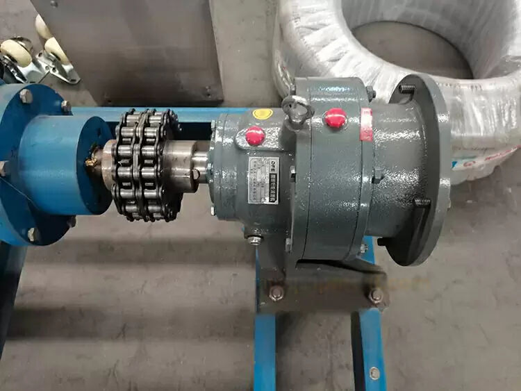 Manure drying machine