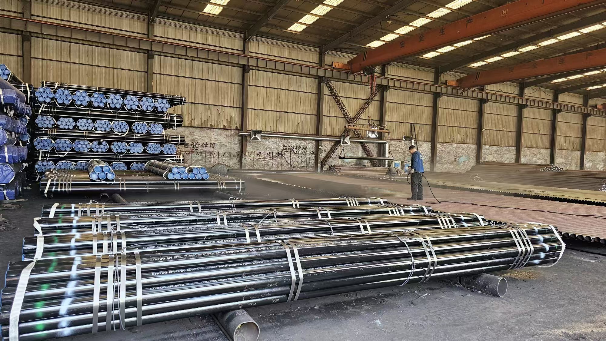Hot-rolled seamless steel pipe
