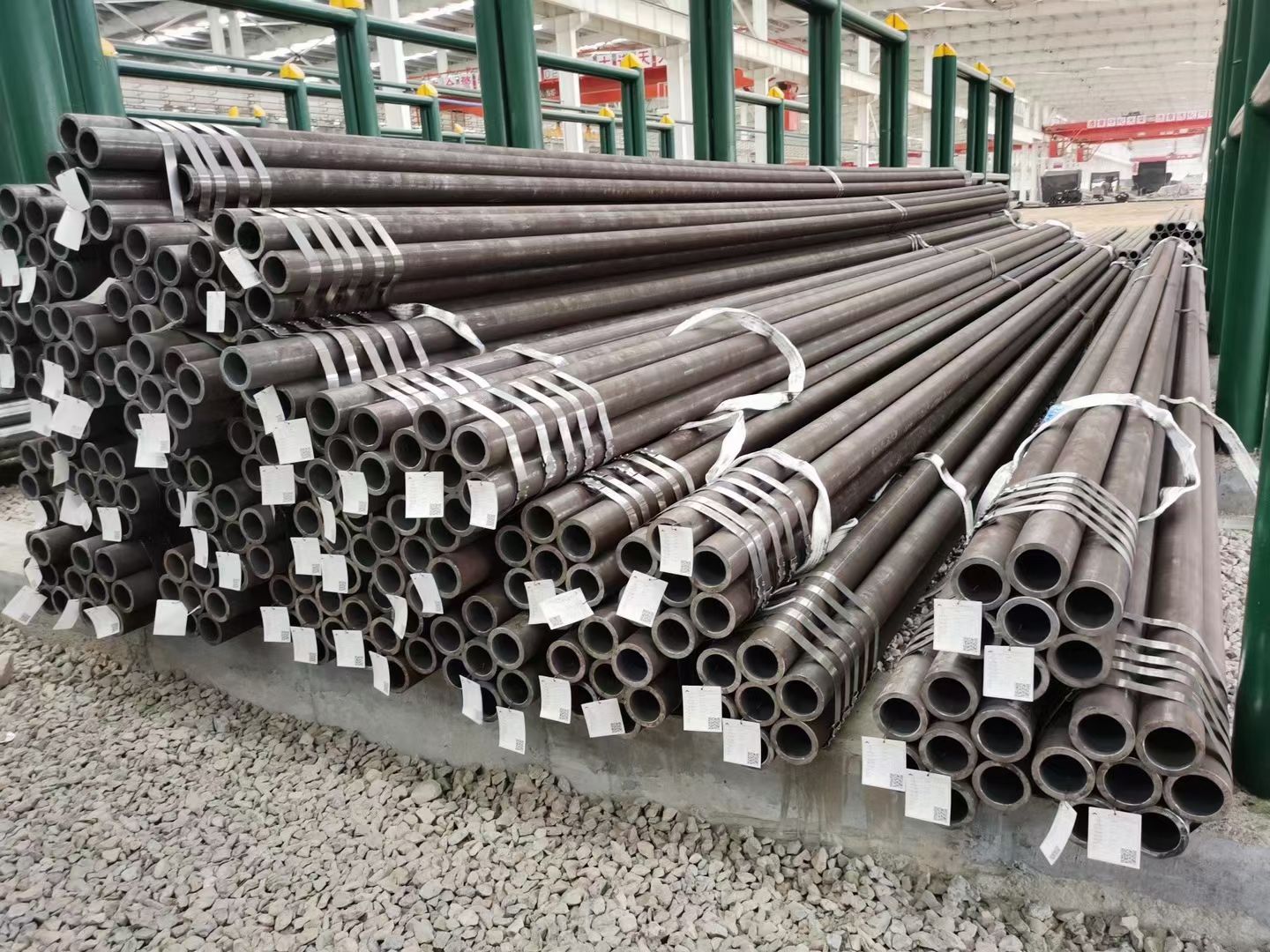 Hot-rolled seamless steel pipe